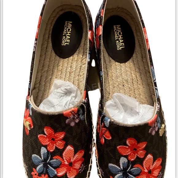 Michael Kors Slip On - Picture 3 of 5